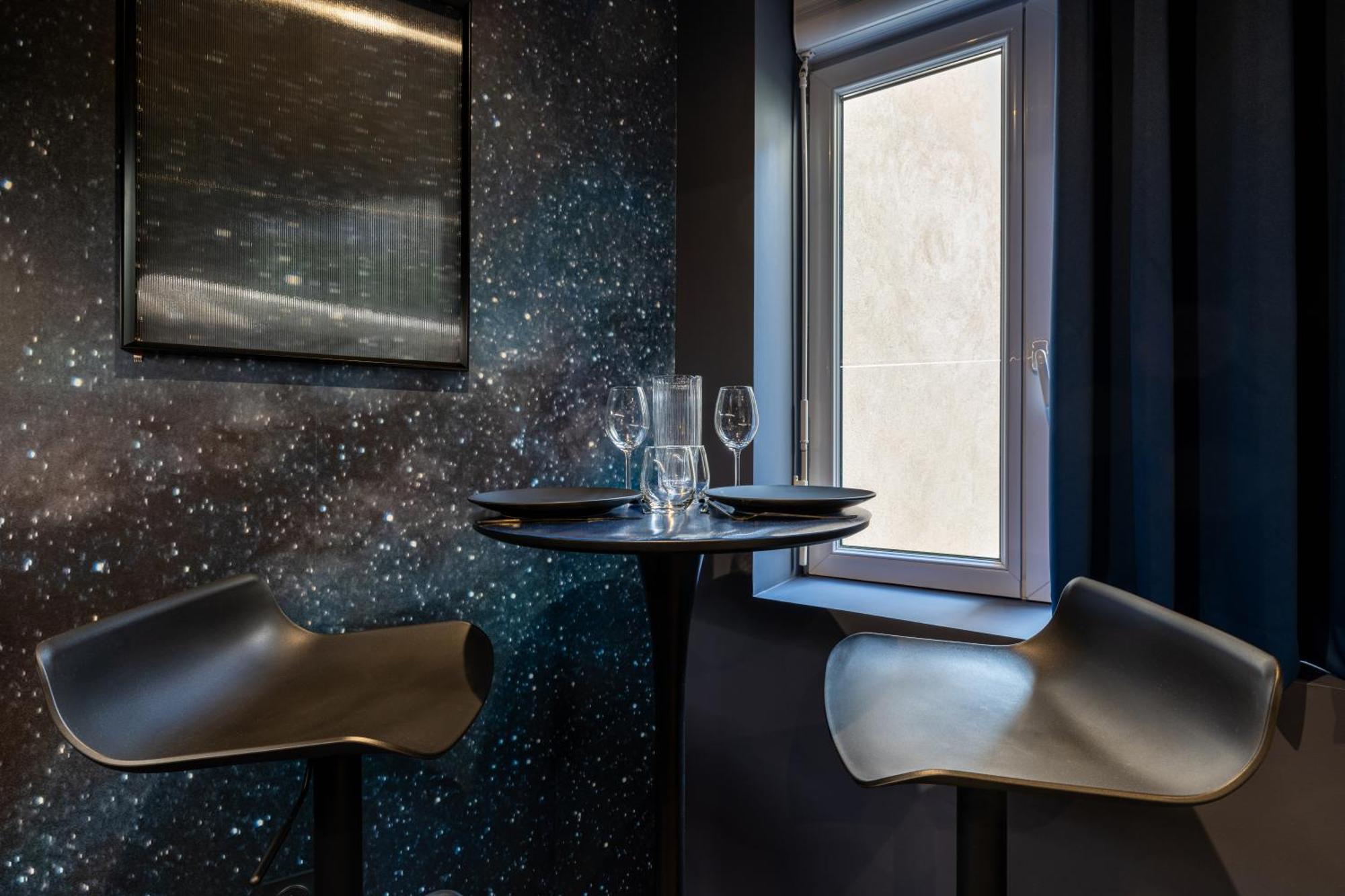 Appartement Galaxy La Tete Dans Les Etoiles à Riom Extérieur photo
