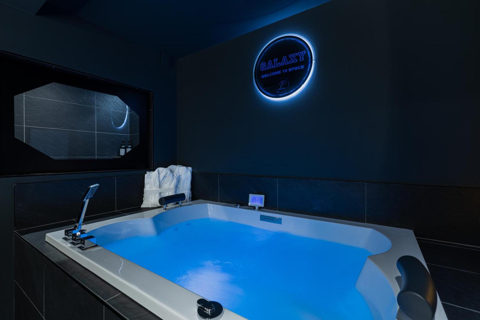 Appartement Galaxy La Tete Dans Les Etoiles à Riom Extérieur photo