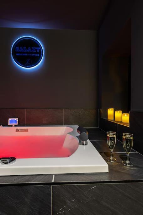 Appartement Galaxy La Tete Dans Les Etoiles à Riom Extérieur photo