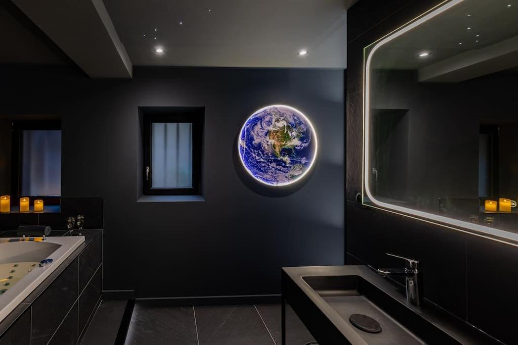 Appartement Galaxy La Tete Dans Les Etoiles à Riom Extérieur photo