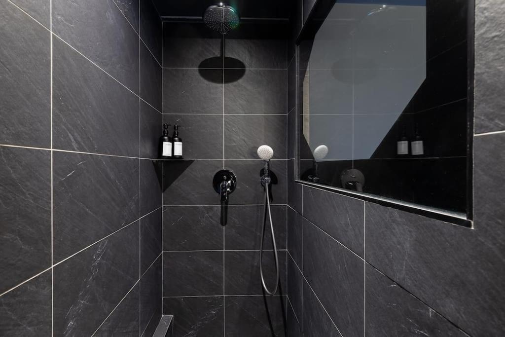 Appartement Galaxy La Tete Dans Les Etoiles à Riom Extérieur photo