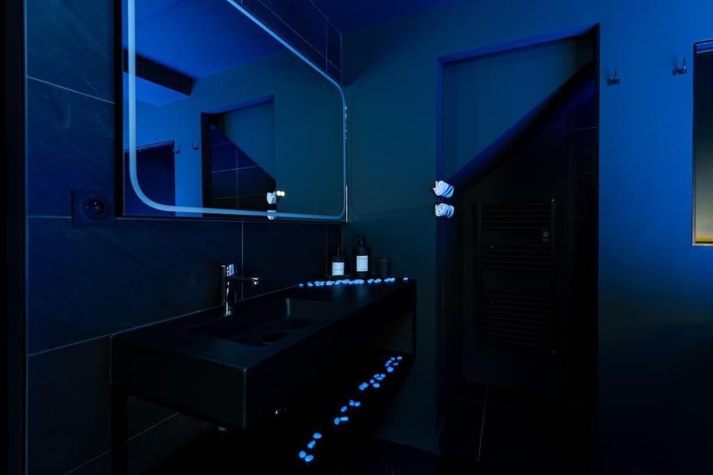 Appartement Galaxy La Tete Dans Les Etoiles à Riom Extérieur photo